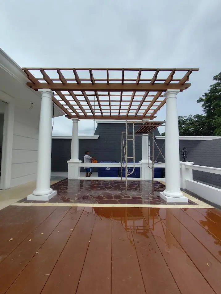 Pergola rooftop di Rafless Cibubur