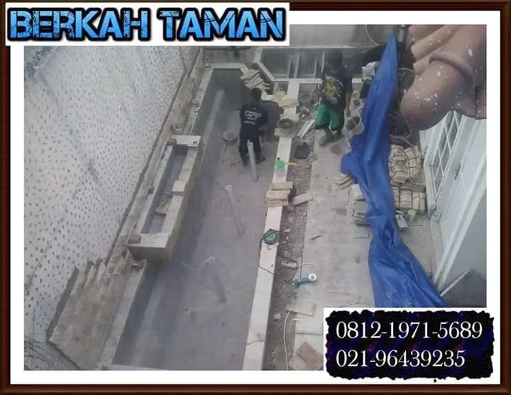Proses pembuatan kolam koi profesional di Bekasi