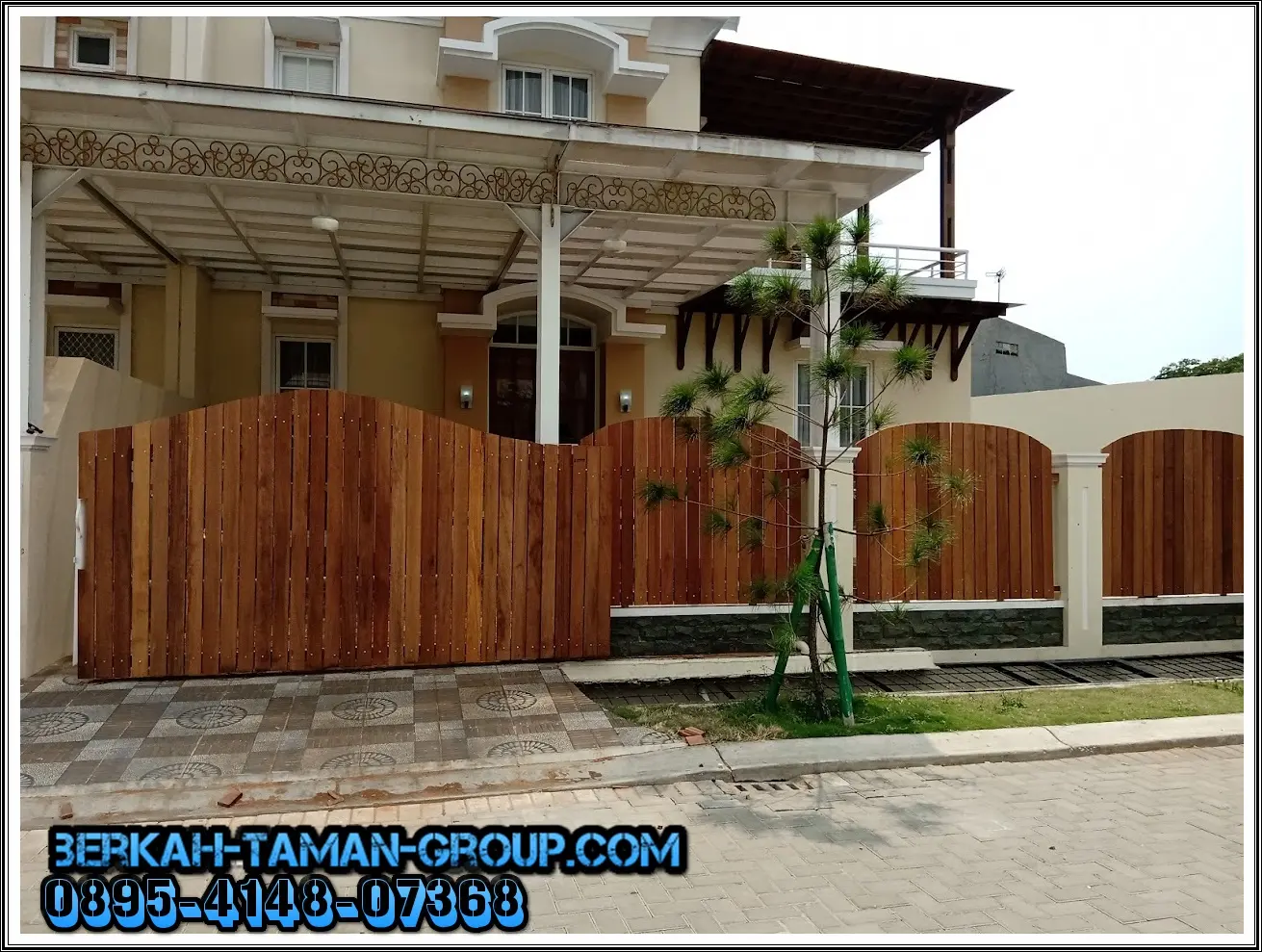 Dinding dan Pagar Kayu Bengkirai Modern