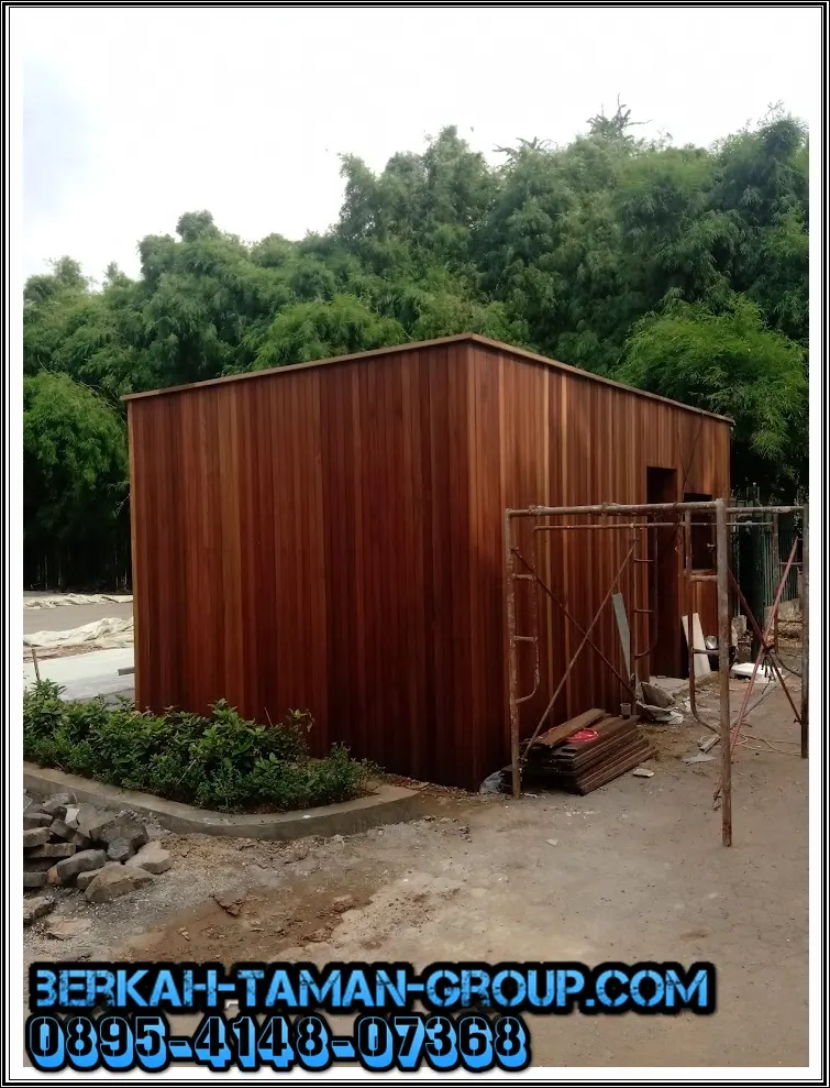 Dinding dan Pagar Kayu Bengkirai Modern