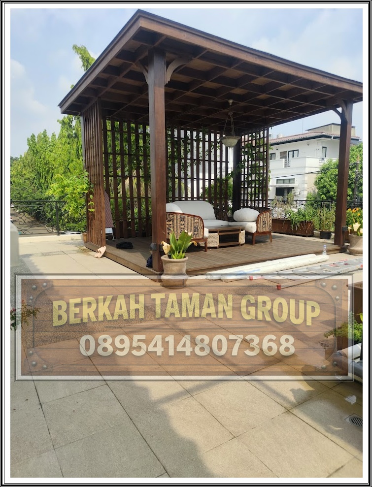 Model pergola kayu marsawa kombinasi decking kayu bengkirai untuk area taman outdoor